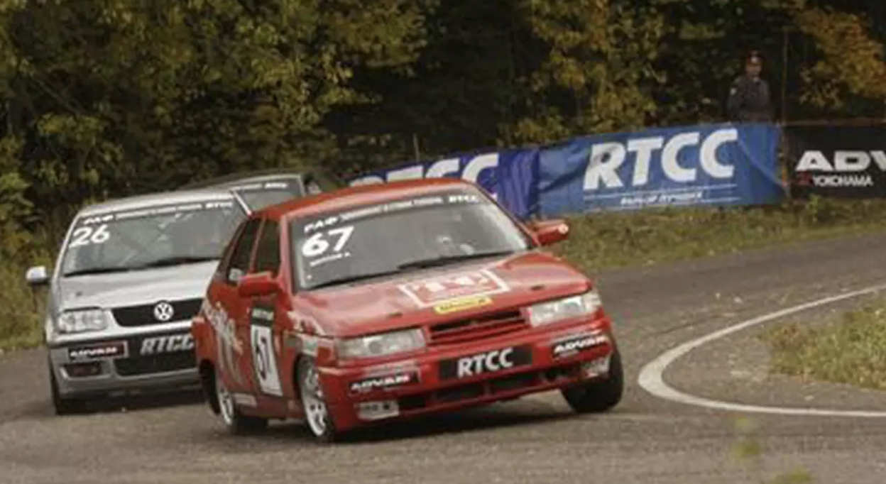 Figure 7. The front right wheel being loaded during a left turn